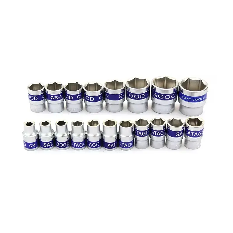 Conjunto de ferramentas de reparo de 37 peças, incluindo 12 chaves inglesas (6-19mm), 19 soquetes (3-24mm), chaves rápidas e outros acessórios, adequados para vários cenários. As ferramentas são feitas de aço de alta resistência para prevenção de ferrugem e durabilidade, e as chaves rápidas são fáceis de operar e economizam esforço. Este conjunto pode ser usado por locatários, proprietários de carros e entusiastas de faça-você-mesmo, e pode cuidar da maioria dos reparos.