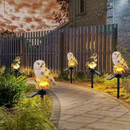 Faça o pedido hoje e você receberá 3 luminárias decorativas paisagísticas de chão de coruja solar.  Essas luzes solares de chão para corujas armazenam energia durante o dia e acendem automaticamente à noite.  O material de resina impermeável tem uma forma realista.  Eles podem ser usados tanto como decoração de jardim quanto como fonte de iluminação.  A instalação de pé é conveniente, injetando uma atmosfera animada ao ar livre.
