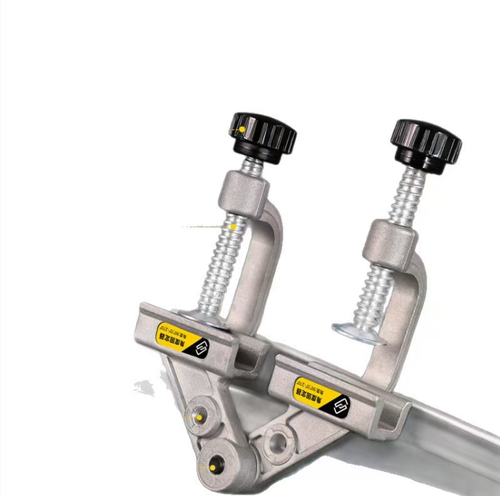 Fixador de tubos de aço inoxidável, com ajuste multiângulo para atender a vários requisitos de emenda.  Possui um design em espiral para fixação forte e evitar deslocamento.  Feito de aço inoxidável, é à prova de ferrugem e durável.  A operação é simples e portátil.  É uma ferramenta essencial para trabalhadores de tubos e entusiastas de faça-você-mesmo para montagem precisa de canos.