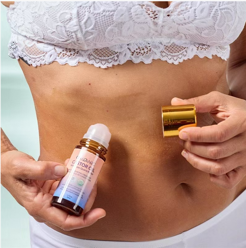 Faça o pedido hoje e você receberá 2 frascos de loção roll-on desintoxicante, purificadora e condicionante orgânica de óleo de rancino (desintoxicante, purificante e condicionador).  Este produto orgânico de cuidado com óleo de rancino é suave e seguro.  A cabeça rolante de cristal pérola é limpa e fácil de usar, proporcionando um efeito refrescante e multifuncional. É adequado para gestantes, pele seca e mulheres que valorizam a qualidade, além de oferecer proteção natural e suave para o corpo.