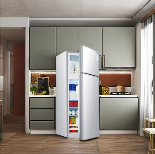 Esta geladeira doméstica de porta dupla adota a tecnologia de refrigeração a ar e sem geada,  Os ingredientes não vão ter odores mistos.  Possui eficiência energética de primeiro nível e economiza eletricidade.  Ele funciona silenciosamente, sem atrapalhar o sono.  O armazenamento compartimentado de portas duplas é projetado cientificamente.  O corpo compacto é adequado para apartamentos pequenos, tornando-o uma escolha ideal para armazenamento de alimentos frescos em espaços pequenos.