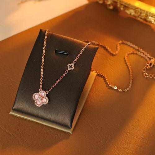 New Lucky Four-Leaf Clover Necklace – Rose Gold with Pink Pink Shell, Elegant, Fresh & Sweet Temperament Necklace