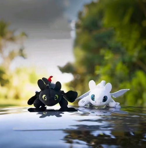 🔥 Cross-border Bestseller  2PCS Flying Dragon Car Roof Dolls Black+White 20cm with Clip Base Wind-Fluttering Wings Car Decor