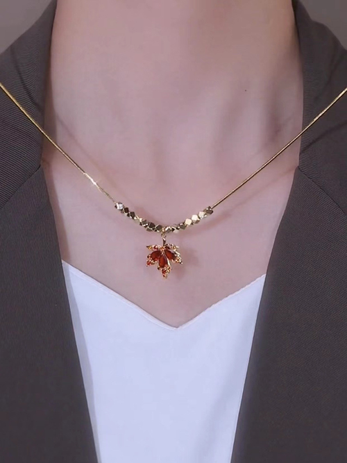 2025 Luxury Gold Plated Stainless Steel Copper Snake Chain Necklace Cubic Zirconia CZ Maple Leaf Pendant Necklace