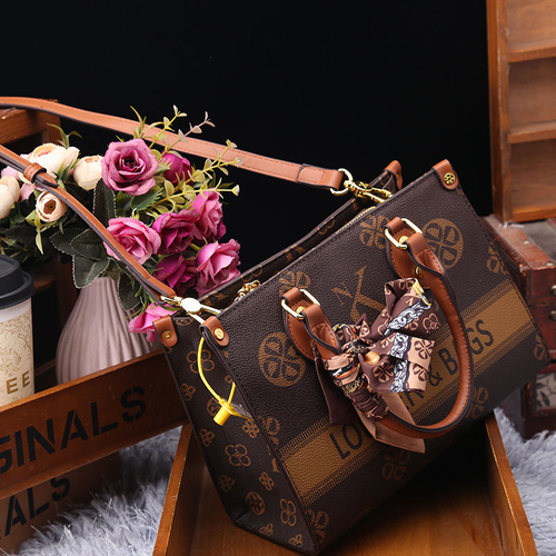 Loumixer 2025 Women's Handbag High-End All-Match Tote Bag with PVC Lining Zipper Closure Chain Decoration