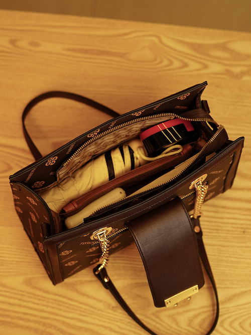 2025 Luxury Designer Handbags for Women Trendy Shoulder Bags Tote Purses Custom Ladies Fashion Bags with Chain