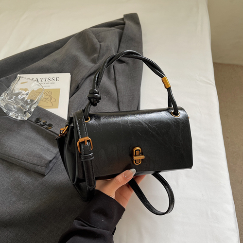 2026New Flap Bag with Shoulder and Crossbody Straps a Lock and Chain Square Design Crossbody Bags for Commuting