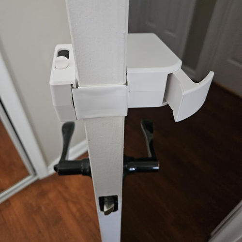 Child safety locks prevent babies from opening doors, protect doors from being touched, and prevent latches from being opened.