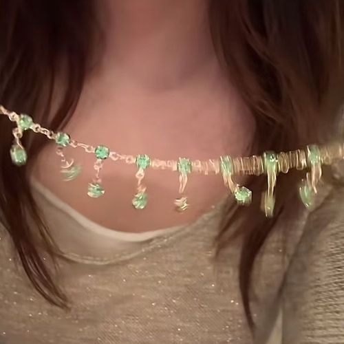 The Wizard of Oz ~ Eclectic Super-Fantastic Double Butterfly Pendant Necklace with High-Class, Fresh and Light-Hearted Appeal, Versatile Fringe Collar Chain for the Neck