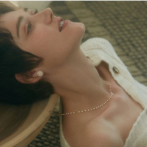 Light Luxury Dainty Pearl-Accented Gold Choker Necklace Elegant Everyday Versatile Thin Chain for Women