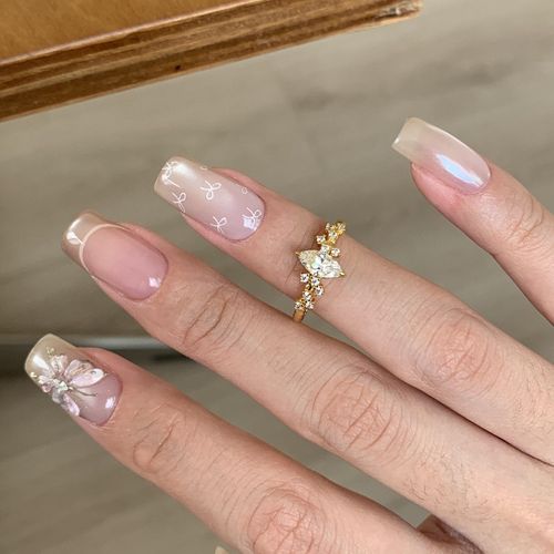 Light Luxury High-End Marquise Cut Lab-Grown Diamond Ring Gold Band with Accent Diamonds Finger-Lengthening & Versatile Elegant Ring