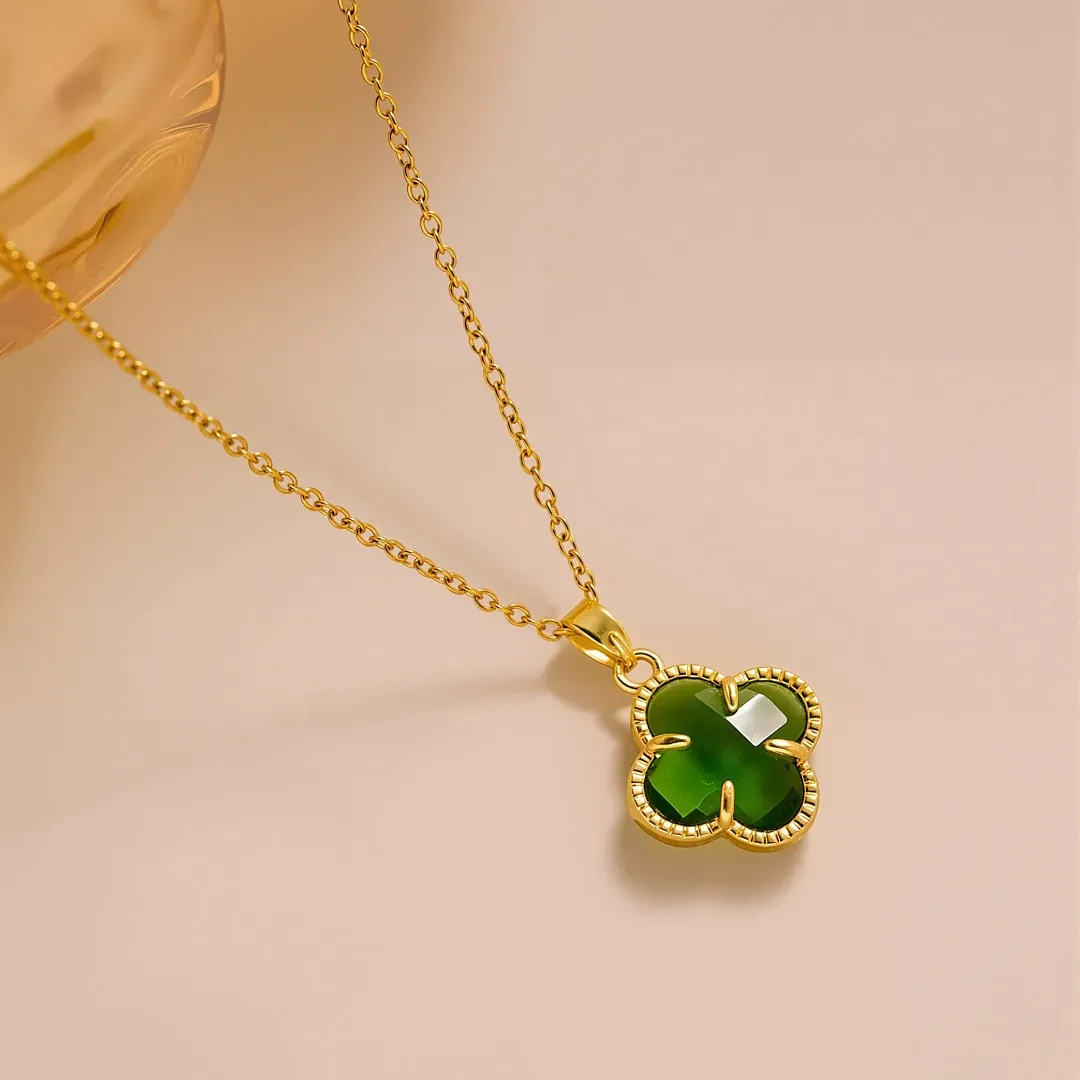 New Micro-Pavé Shiny Four-Leaf Clover Necklace for Women - 18K Gold Plated Collarbone Chain, Unique Luxury Minimalist Design, Dainty Elegant Jewelry for Daily Wear & Special Occasions, Versatile Gift