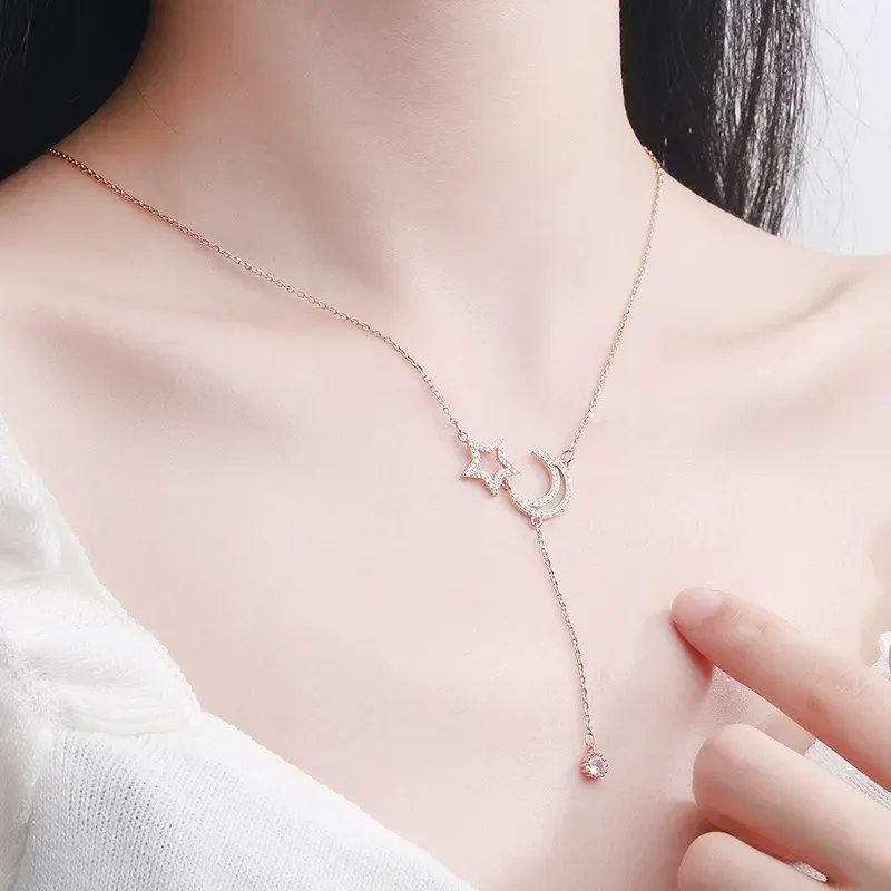 Trendy OL Style Short Moon & Star Necklace for Women - Light Luxury Singapore-Inspired Collar Chain, Versatile Elegant Star Moon Pendant Jewelry for Office & Daily Wear