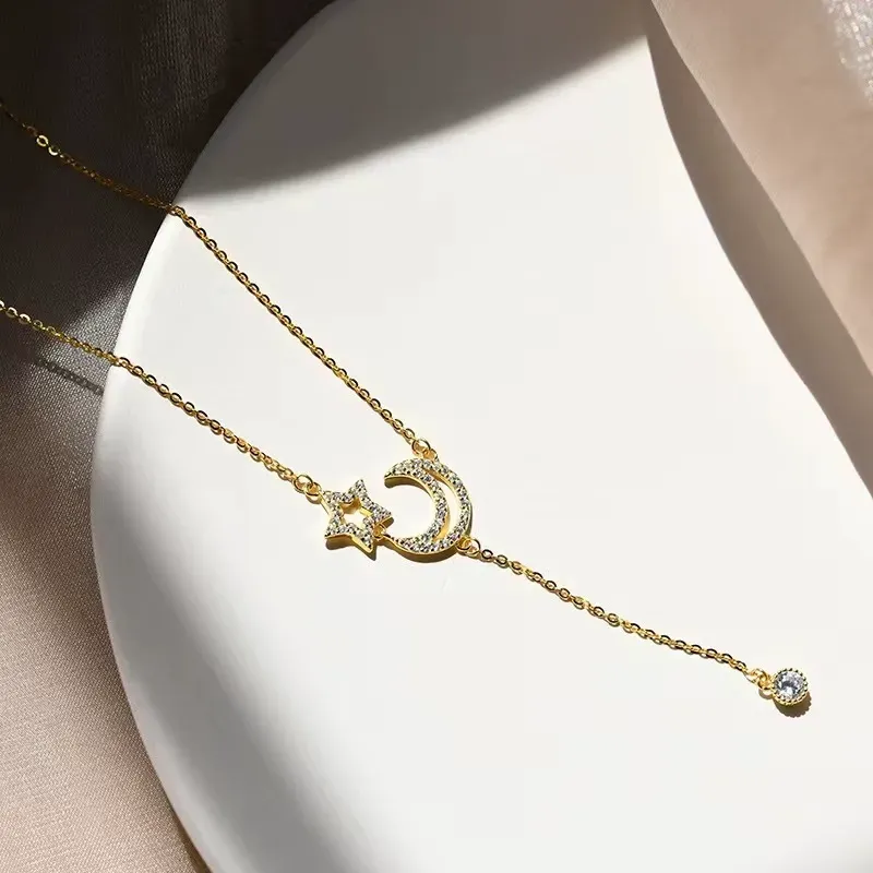 Trendy OL Style Short Moon & Star Necklace for Women - Light Luxury Singapore-Inspired Collar Chain, Versatile Elegant Star Moon Pendant Jewelry for Office & Daily Wear