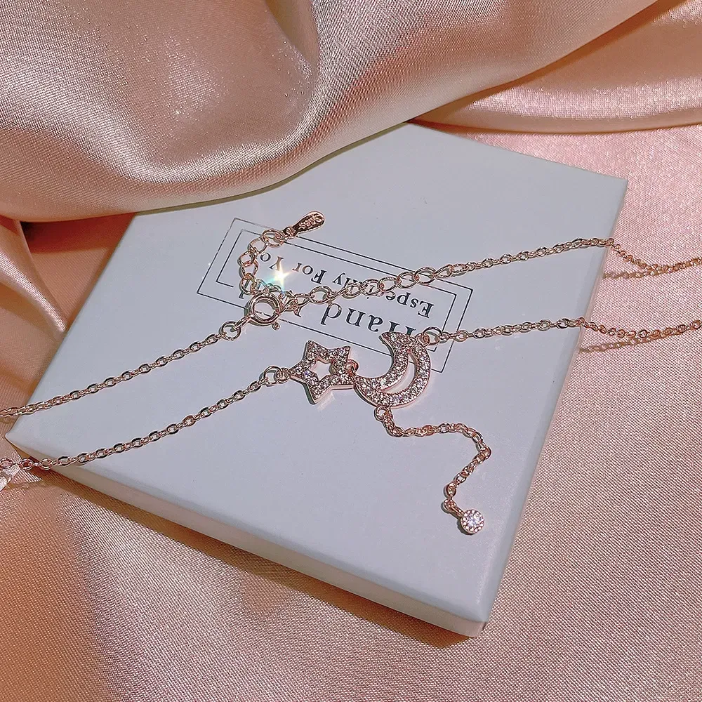 Trendy OL Style Short Moon & Star Necklace for Women - Light Luxury Singapore-Inspired Collar Chain, Versatile Elegant Star Moon Pendant Jewelry for Office & Daily Wear