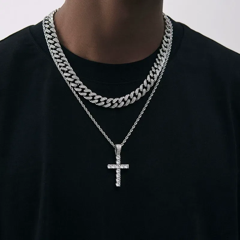 Rhinestone Cross Twist Chain Pendant Necklace for Men & Women, 1 Piece Hip Hop Jewelry for Party, Daily Clothing Decor, Trendy All-match Jewelry for Birthday Gift