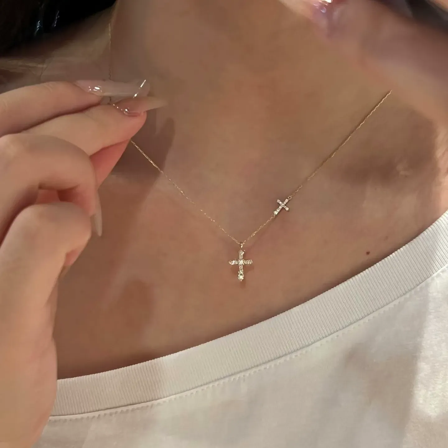Women's Vintage Double Cross Necklace - Pave Diamond Dainty Collarbone Chain, Luxury Niche Design Pendant, Ideal Birthday Gift for Her