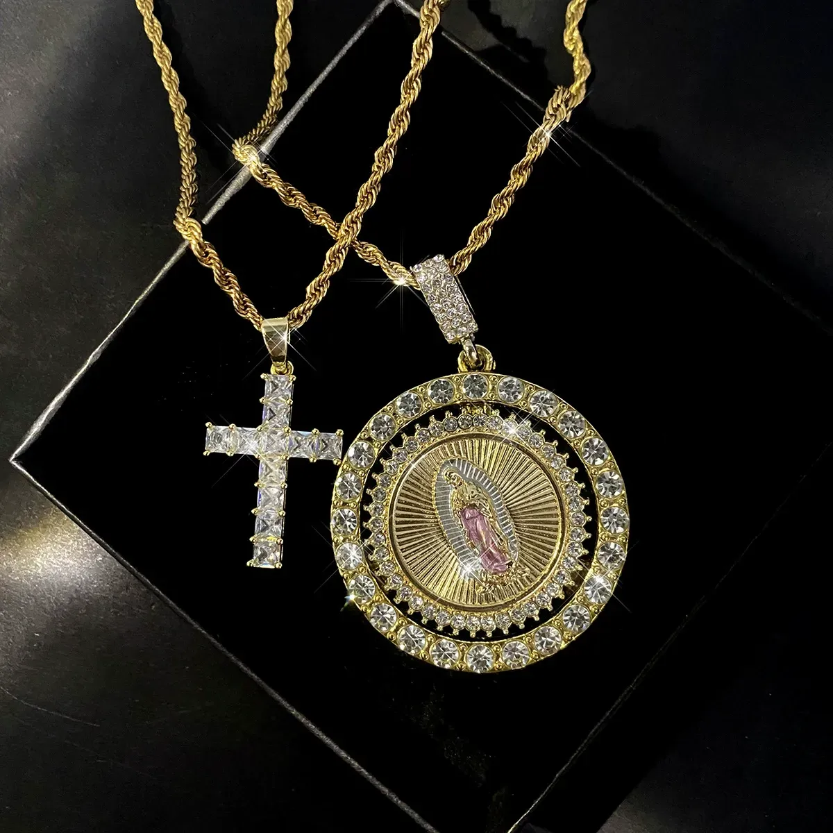 Virgin Mary Pendant Rope Chain & Cross Pendant Necklace, Rhinestone Decor Layered Necklace, Fashion Jewelry Accessories for Women & Men, Cross Necklaces
