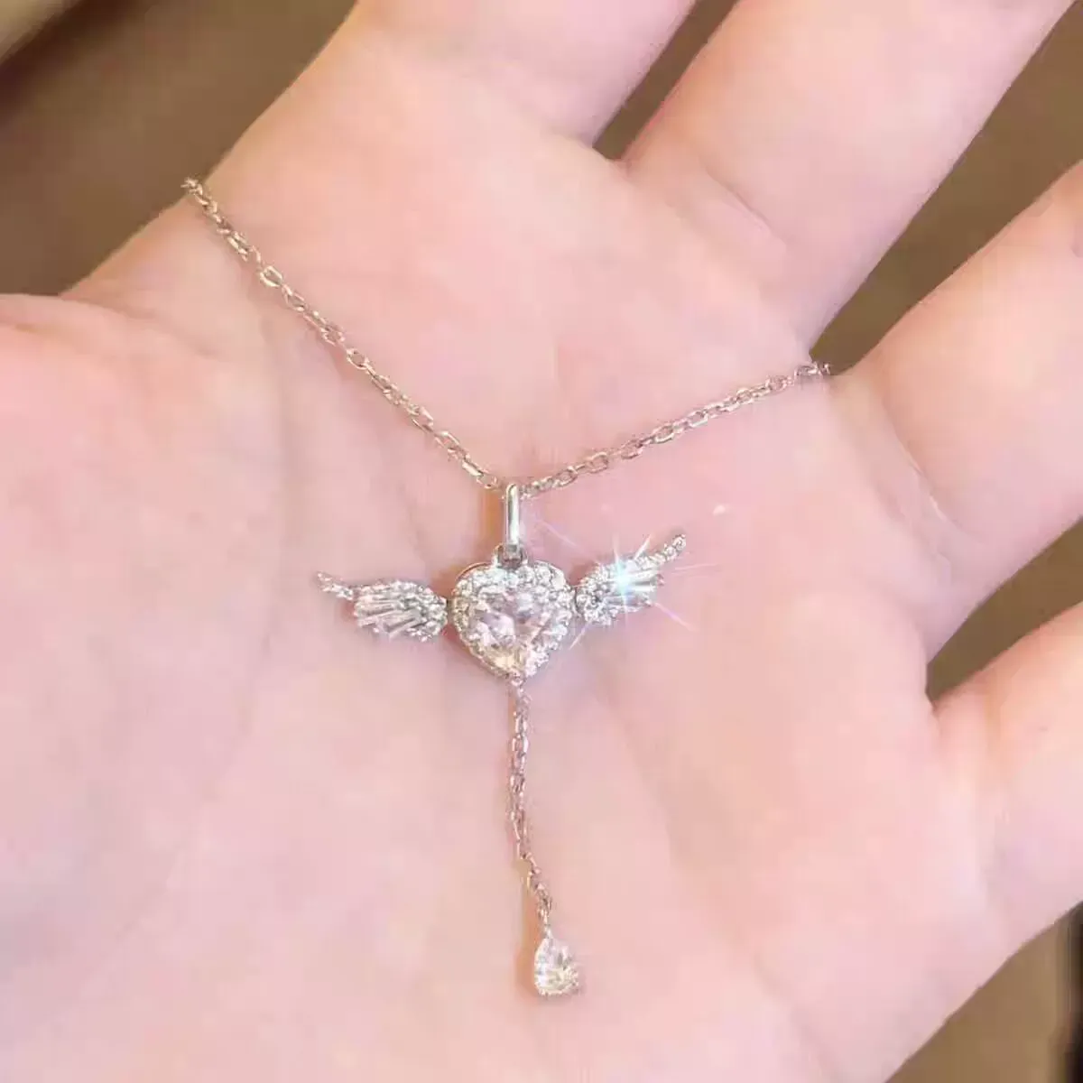 Angel Necklace for Women, Heart Pendant Necklace with Movable Wings, Fashion Versatile Elegant Jewelry, Party Daily Birthday Gift