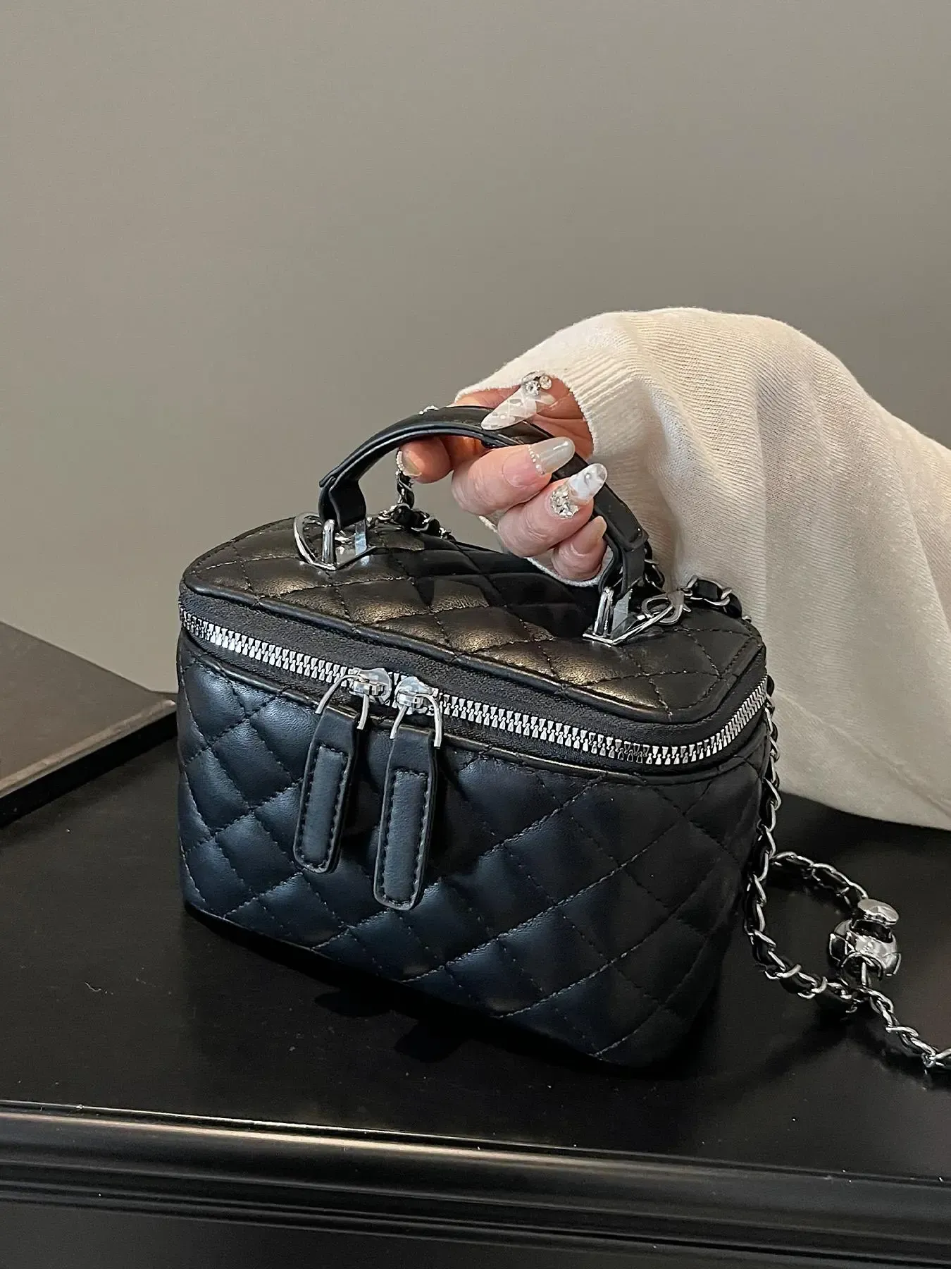 Women's Fashion Quilted Chain Decorated Handbag, Casual Versatile Chic Chain Crossbody Bag for Daily Commuting, Trendy All-match Commuter Bag for Work