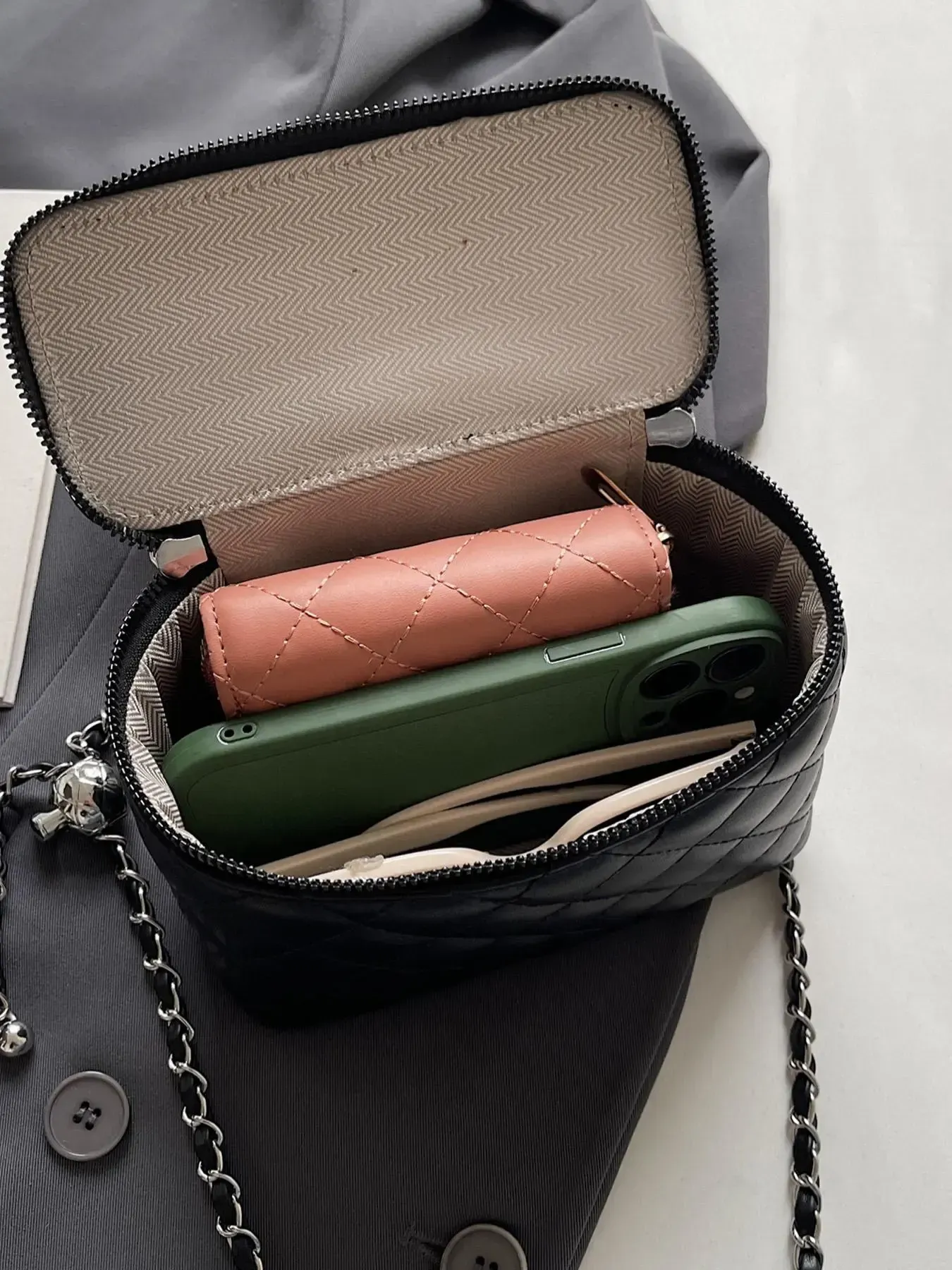 Women's Fashion Quilted Chain Decorated Handbag, Casual Versatile Chic Chain Crossbody Bag for Daily Commuting, Trendy All-match Commuter Bag for Work