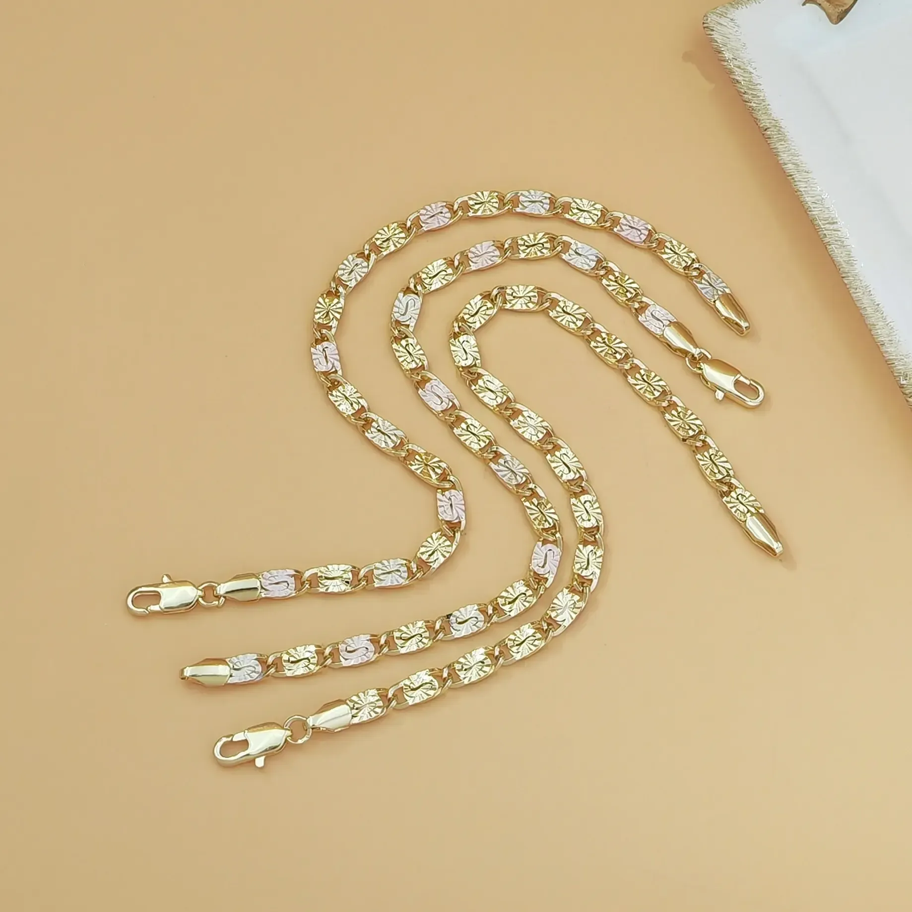 1pc 14K Gold Tri-Color Mariner Link Bracelet for Women – Polished Floral Engraved Three Tone Gold Chain Bracelet, Dainty Jewelry Gift for Her