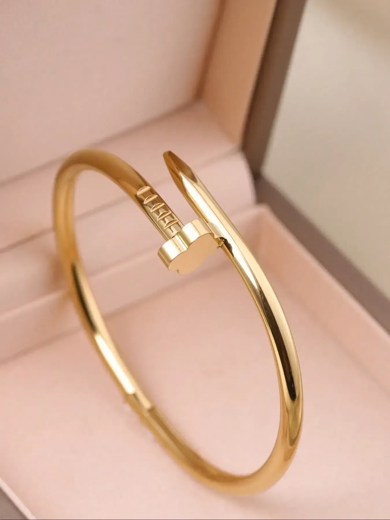 Women's Stainless Steel Bracelet Set, Flower Nail Design , Casual Style Elegant Jewelry Bracelet for Women, Perfect Gift for Her, High Quality Bracelet