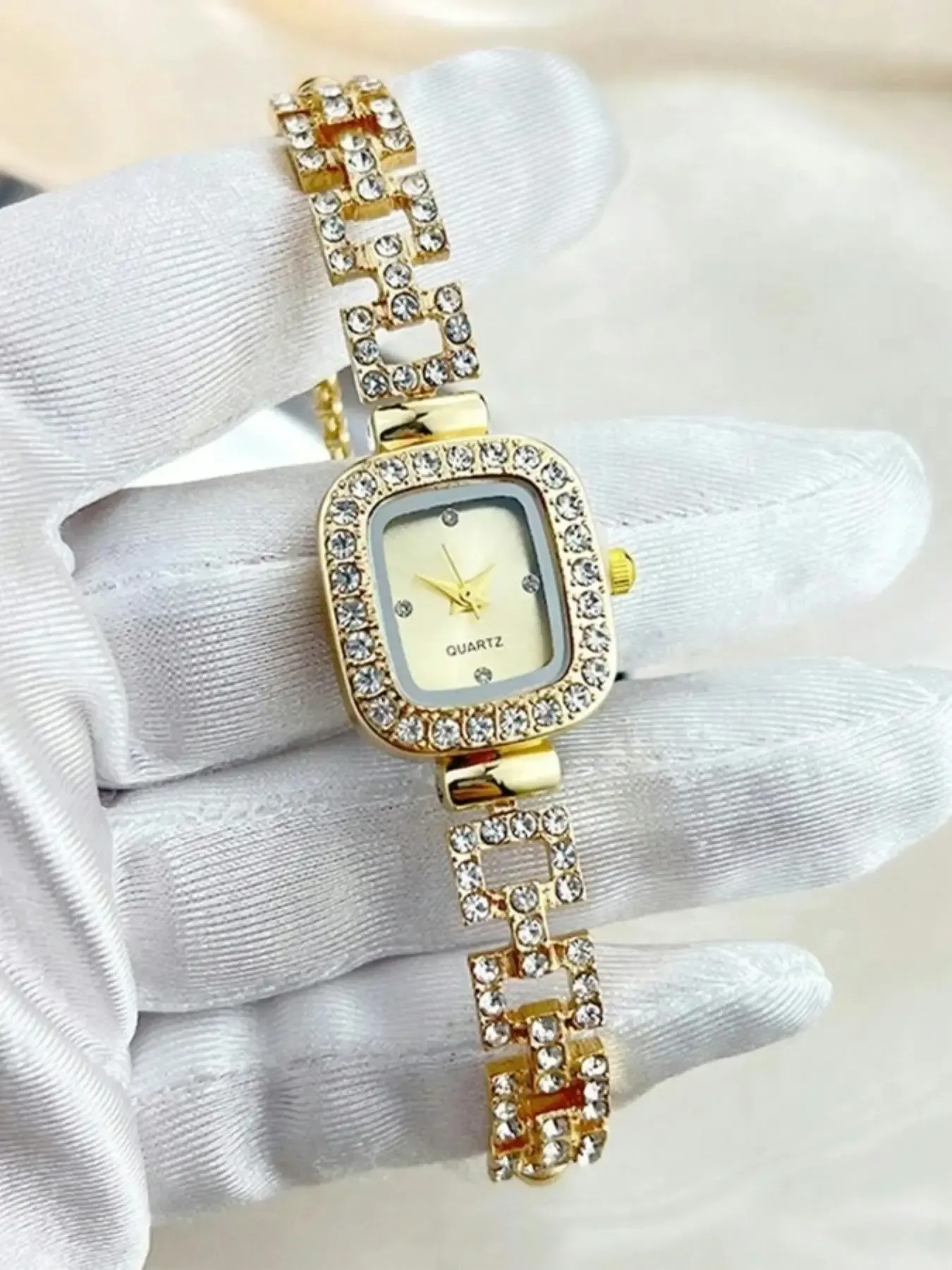 Women's Square Watch with Rhinestone Accents — Hip-Hop Style Quartz Watch (Features an Adjustable Strap). An elegant, square-dial fashion timepiece suitable for all seasons—part of our Rhinestone Collection. (Note: Watch box not included.)