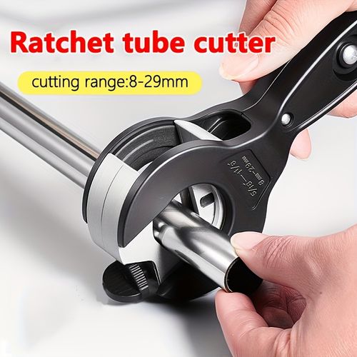 Pipe cutting tool