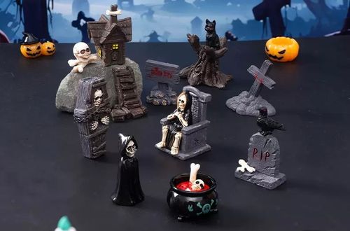 🔥🔥21pcs  Halloween resin doll set