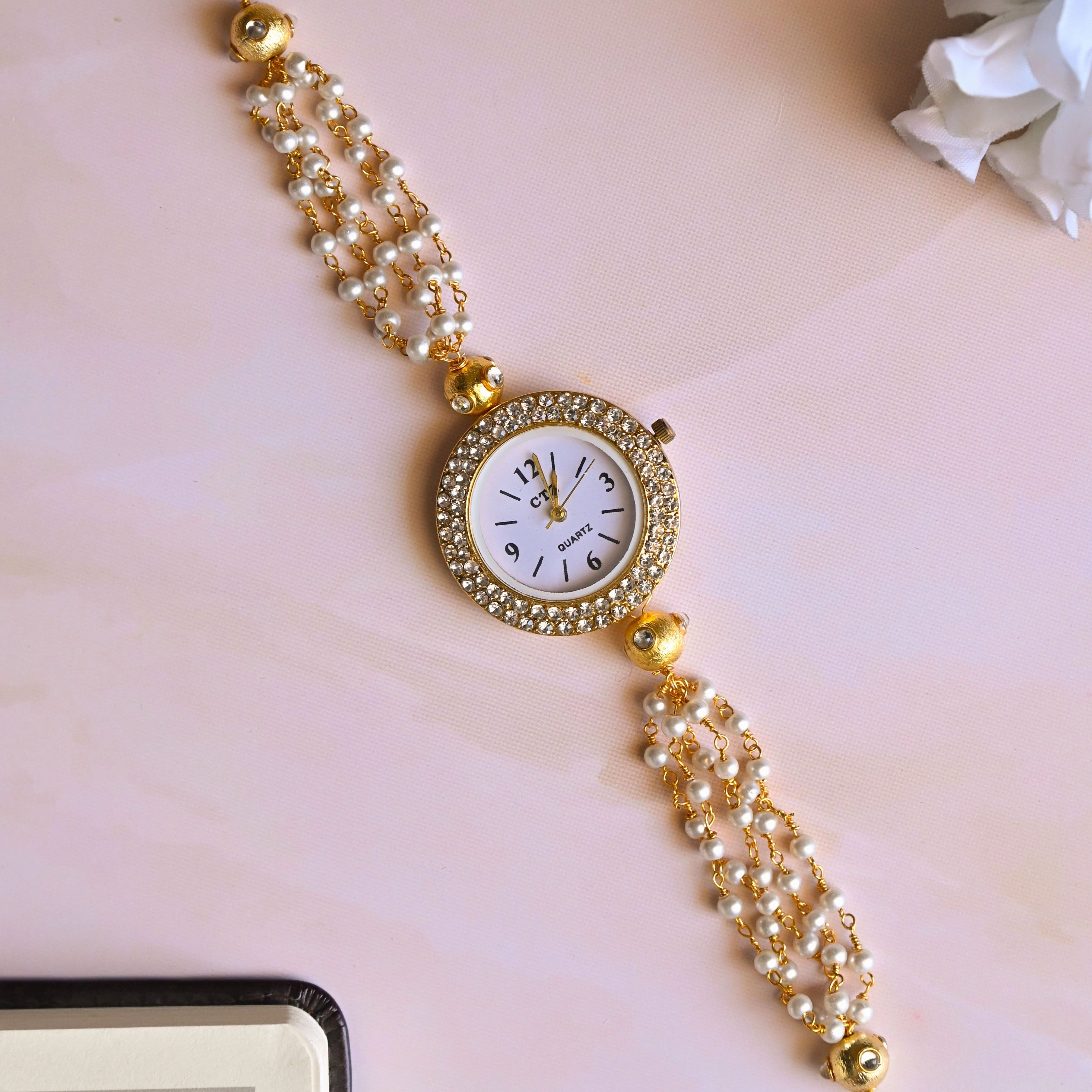 Royal Women's Traditional Pearl Beaded Wrist Watch Luxurious Quartz Timepiece With Beaded Pearls Dial Wrist Watch For Women