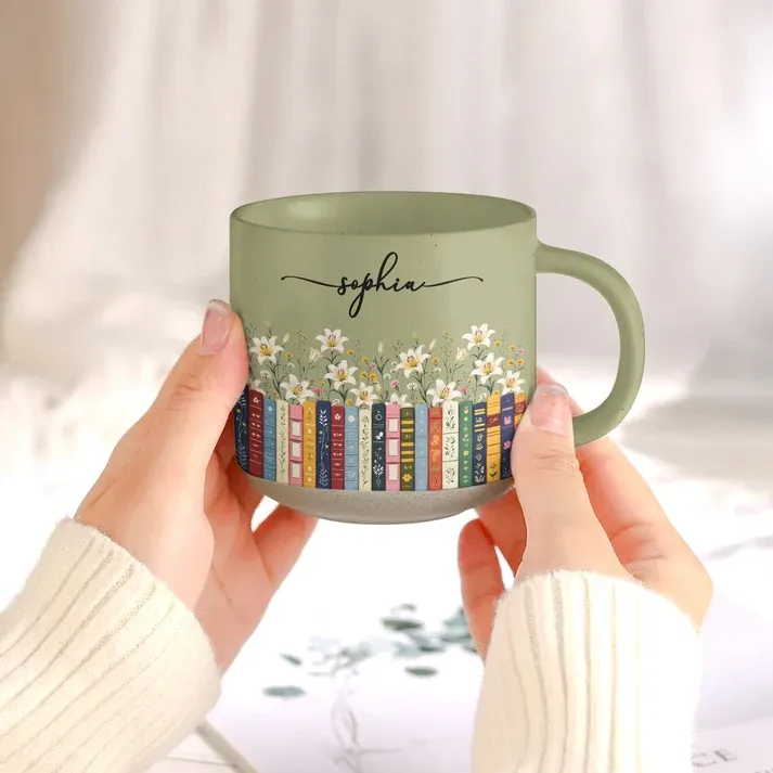 Personalized Book Lover Floral Mug – Custom Name & Birth Flower Bookshelf Coffee Cup