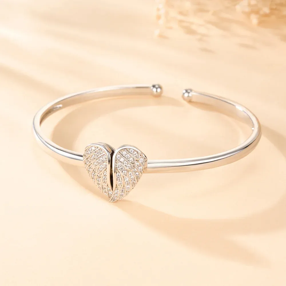 Personalized Heart Shape Zircon Angel Wing Photo Locket Bracelet Anniversary Birthday Memorial Gift for Wife Mother Grandma