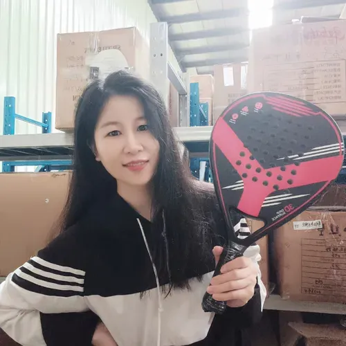 Tennis trainer, including a tennis base and rope set