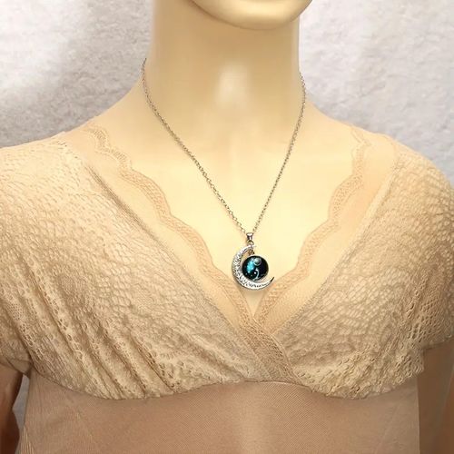 Moon pendant nightlight necklace - fashionable for night and solar constellations, colorful glass pendant, zinc alloy, perfect gift