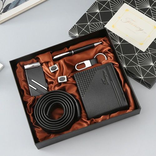 New exquisite gift set: PU men's watch, sunglasses, belt and wallet set, a luxurious gift set.