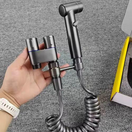 💦Upgrade your bathroom experience with the Handheld Bidet Sprayer Set! Made from high-quality 304 stainless steel, this spray gun shower head offers durability and reliability for all your cleaning needs.