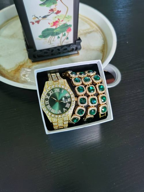 🎤Hip-hop trend is coming! Red, green and blue are interwoven, bracelets, watches and necklaces are a complete set, the charm is irresistible🔥