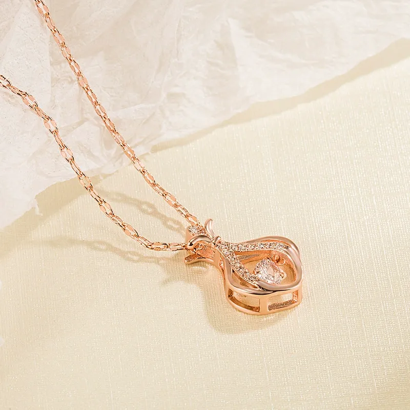 Titanium steel elegant necklace for women, colorfast and sophisticated clavicle chain