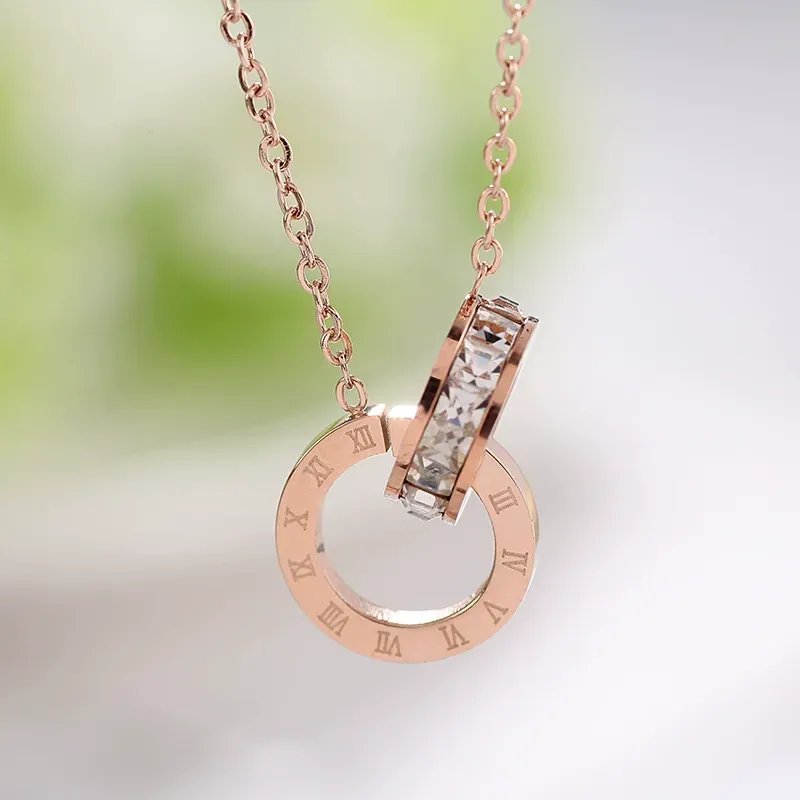 Interlocking Roman diamond-studded titanium steel necklace, non-fading clavicle chain jewelry