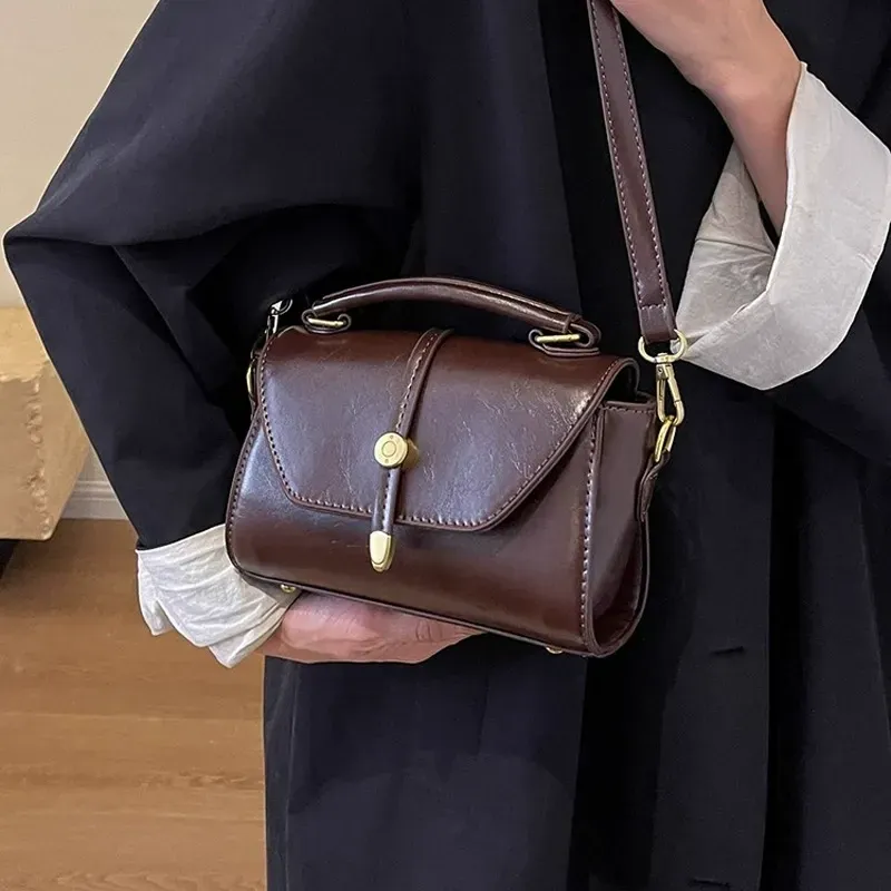 New style shoulder crossbody bag popular small square bag