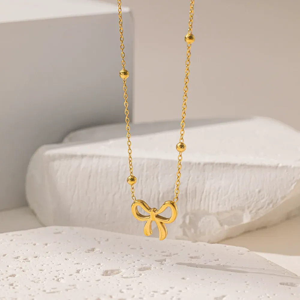 Long-lasting cute hollow bow pendant necklace for women clavicle chain jewelry