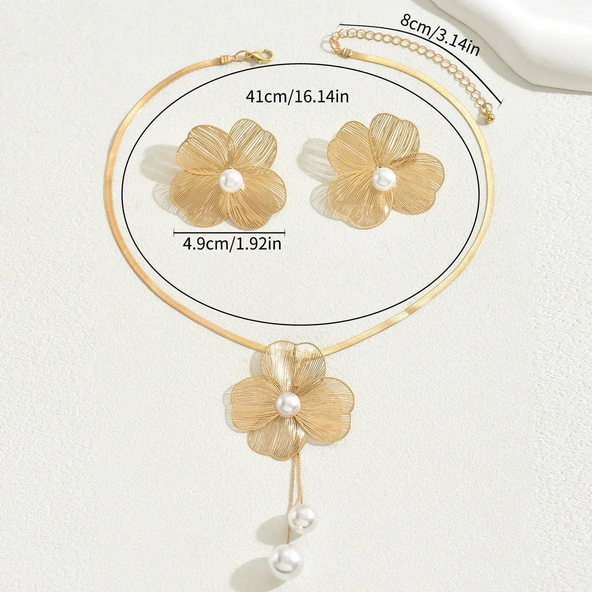 Flower-inlaid pearl design niche long clavicle necklace, women's necklace and earring set