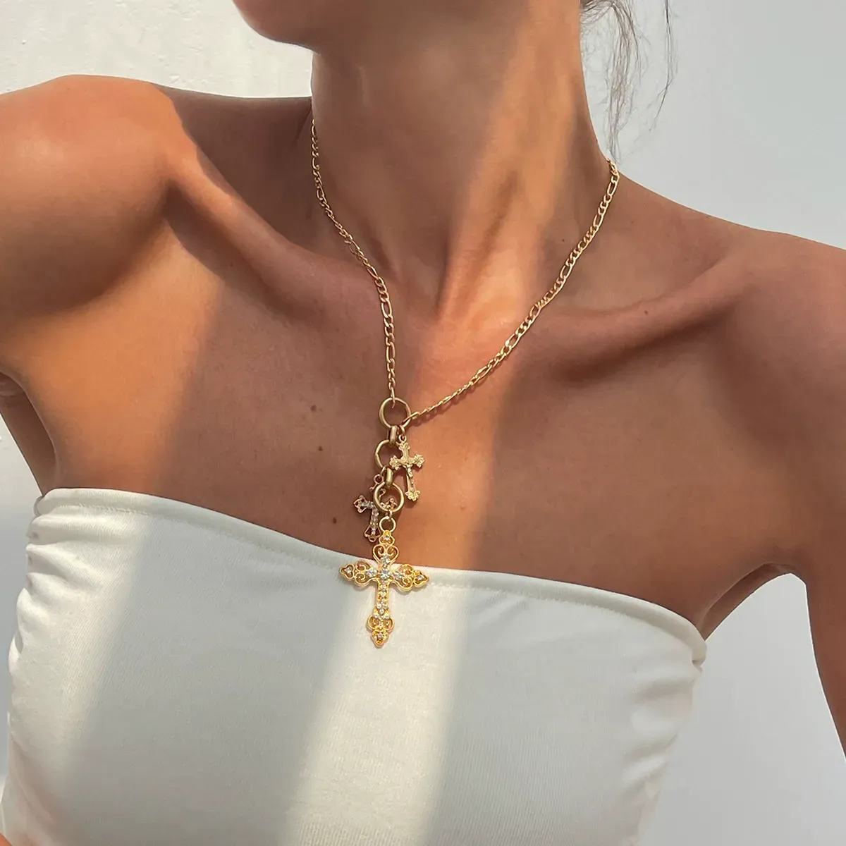 Retro alloy diamond cross necklace Fashionable women's ins style metal chain necklace