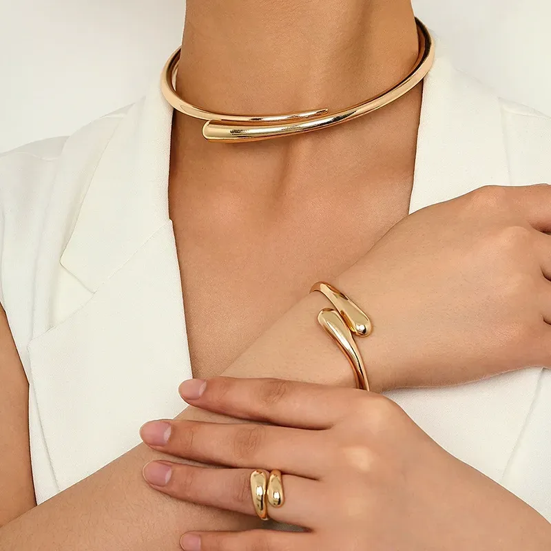 Fashion heavy metal jewelry 3-piece set, elegant necklace, exaggerated irregular bracelet and ring