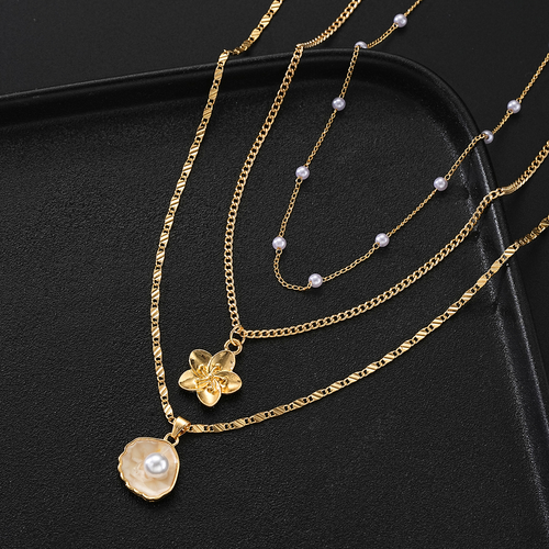 Temperament pearl multi-layer clavicle chain, shell pendant 3-piece gold-plated necklace
