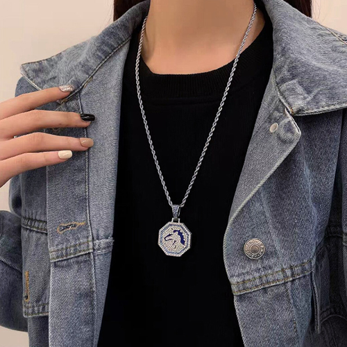 Diamond-studded stainless steel necklace, a street hip-hop style accessory