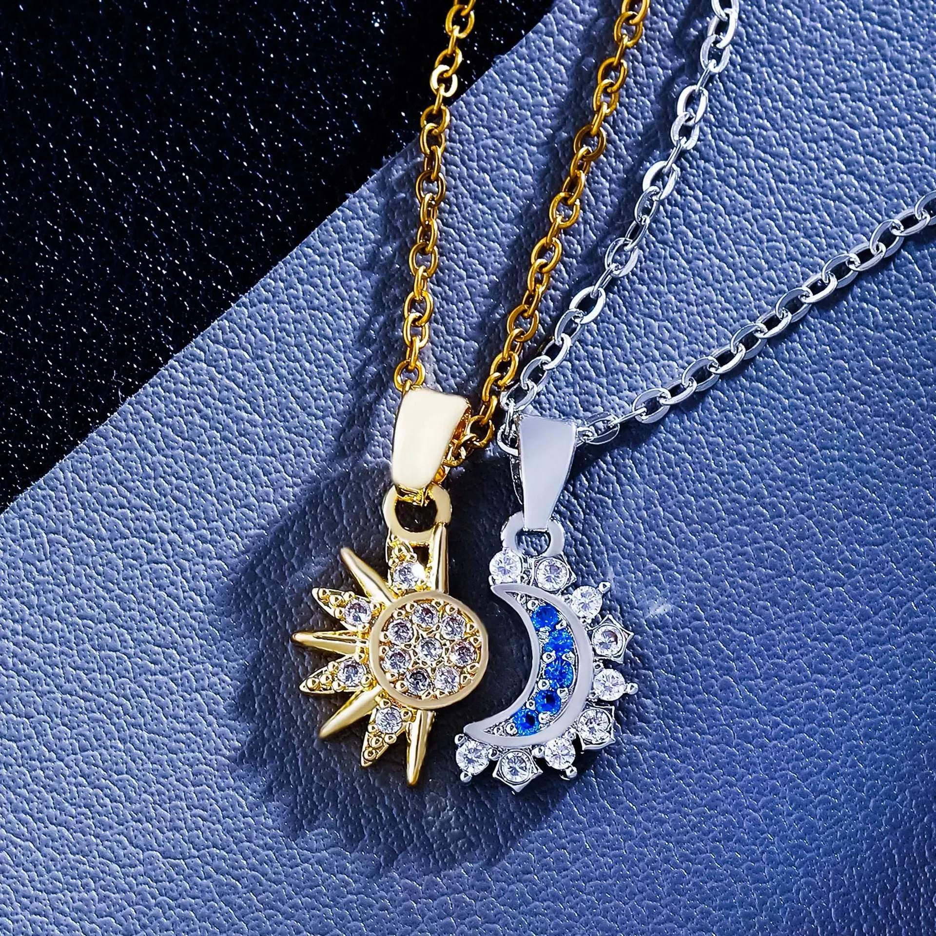 Popular Sun and Moon Necklace Set Two-Color Diamond Couple Clavicle Chain