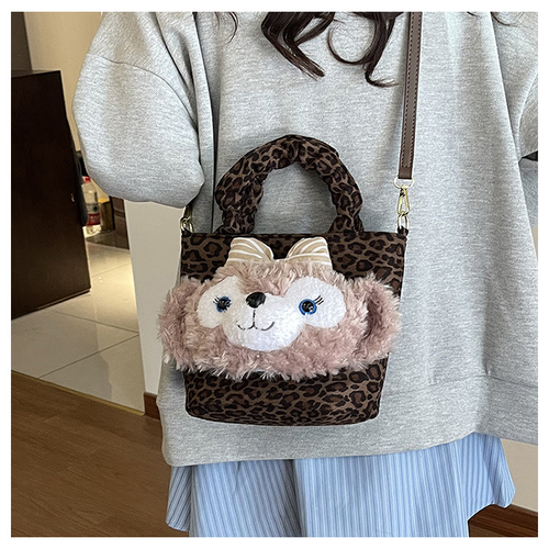 Cute and fashionable cartoon women's bag new style stylish going out shoulder bag plush crossbody handbag