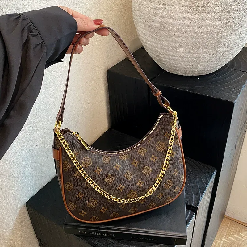 Retro printed baguette bag, fashionable and advanced shoulder bag, crossbody bag